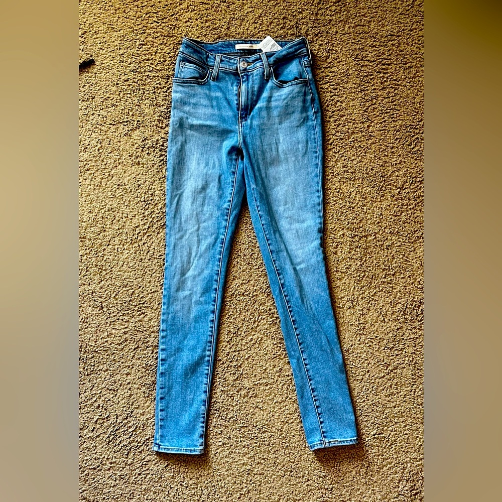 Barely ever been worn